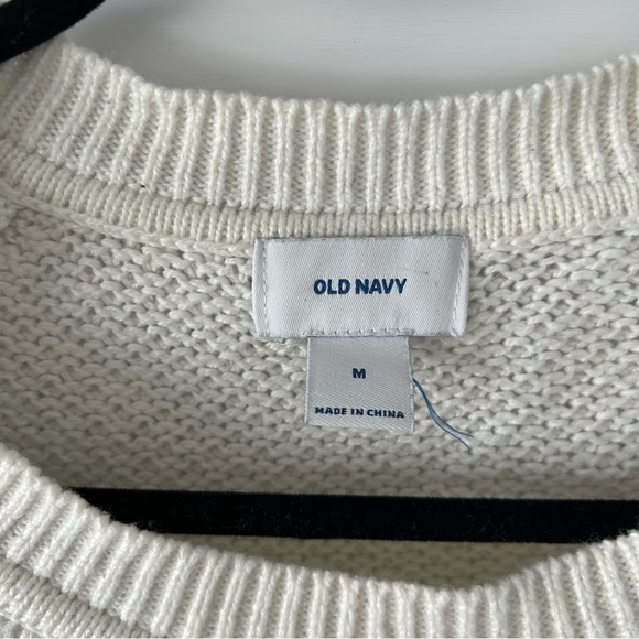 🐧 2/$15 Old Navy Lightweight White Crewneck Knit Sweater - Picture 2 of 5